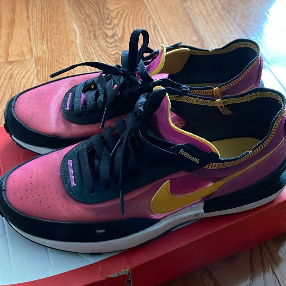 Men’s Nike shoes